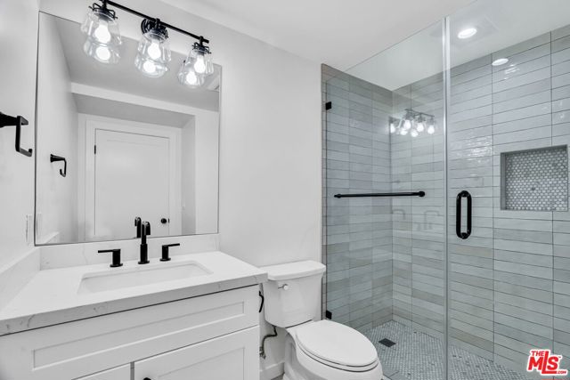 4308 Victoria Park Drive, Los Angeles CA: https://media.crmls.org/mediaz/c7155d62-426d-480f-b086-e138c4c1d017.jpg