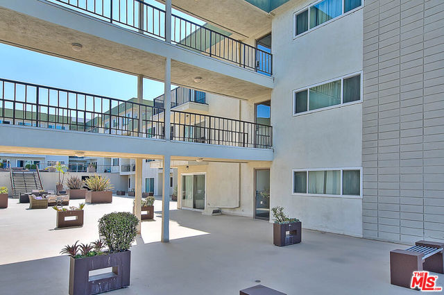 1600 Ardmore Avenue, Hermosa Beach, California 90254, 1 Bedroom Bedrooms, ,1 BathroomBathrooms,Residential,Sold,Ardmore,23286549