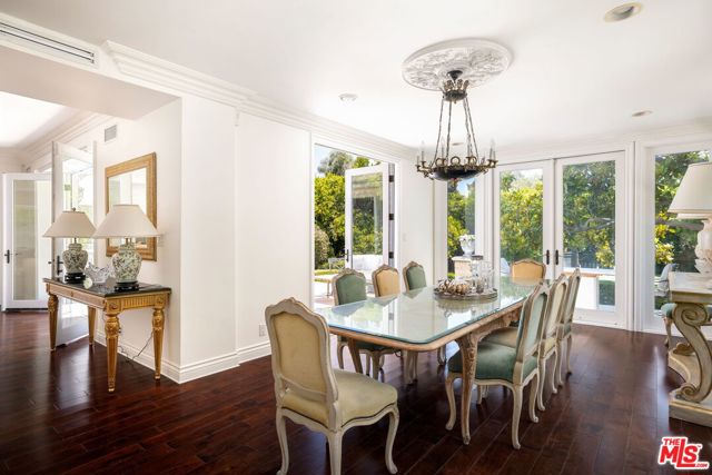 10914 Bellagio Road, Los Angeles CA: https://media.crmls.org/mediaz/c7161870-ca97-4374-b7f2-667bcb6b6d93.jpg