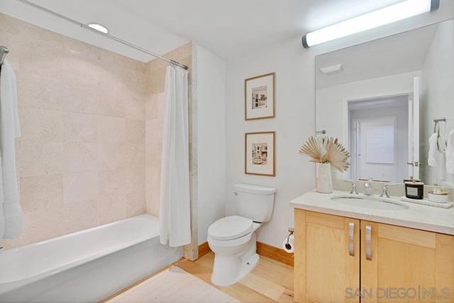 5420 La jolla Blvd., La Jolla CA: https://media.crmls.org/mediaz/c7167c4d-addb-42dc-a05a-6b41b4b902b0.jpg