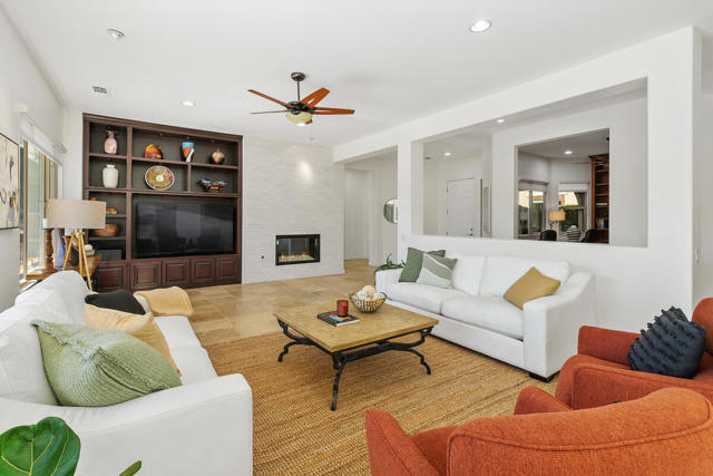 81071 Avenida Sombra, Indio CA: https://media.crmls.org/mediaz/c71680bb-e364-4b89-855a-169f005d99ad.jpg