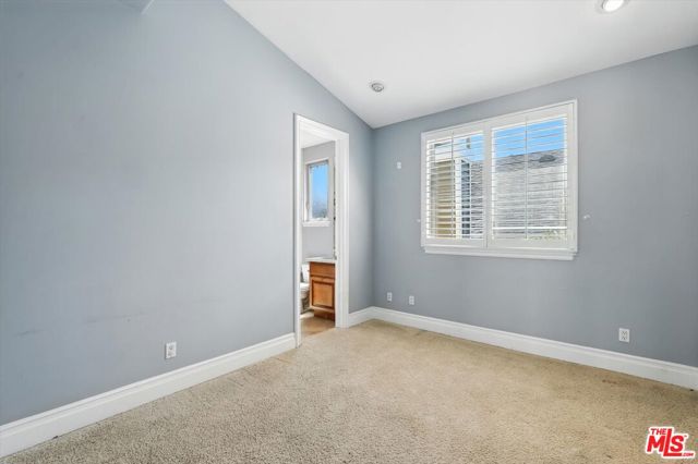 3200 Elm Avenue, Manhattan Beach CA: https://media.crmls.org/mediaz/c716c287-7b70-41e4-acd4-633d51da9022.jpg