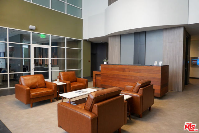 520 N Central Avenue, Glendale CA: https://media.crmls.org/mediaz/c71751c4-572f-4fd7-873b-12cf799e7047.jpg