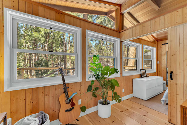 26299 Tahquitz Drive, Idyllwild CA: https://media.crmls.org/mediaz/c717e57b-07be-4eb3-9df9-e0e3478c84fb.jpg