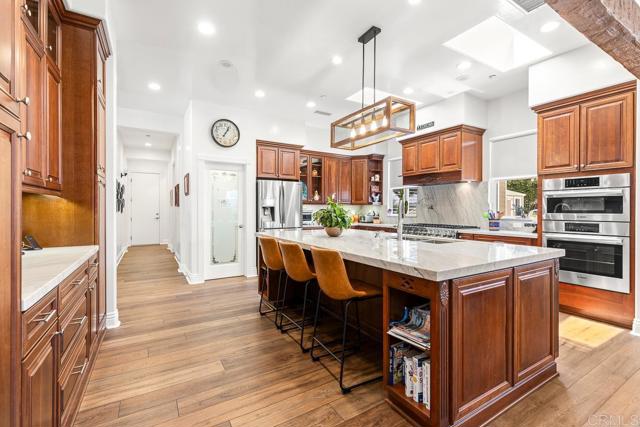 10166 Rancho Roble Rd., Escondido CA: https://media.crmls.org/mediaz/c7186ec9-f03b-4303-827b-30f582c4634b.jpg