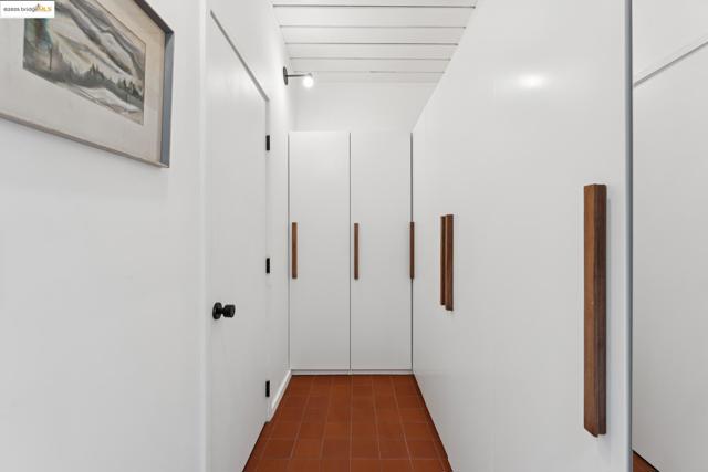 1415 Devonshire Dr, El Cerrito CA: https://media.crmls.org/mediaz/c7192271-df12-43de-8de7-65bda45c4bc0.jpg