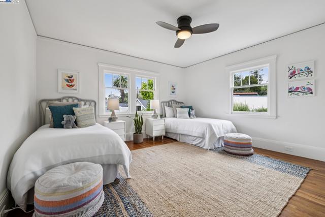 6040 LAWTON AVENUE, Oakland CA: https://media.crmls.org/mediaz/c719b288-c8fc-4263-81a0-79a97ac98360.jpg