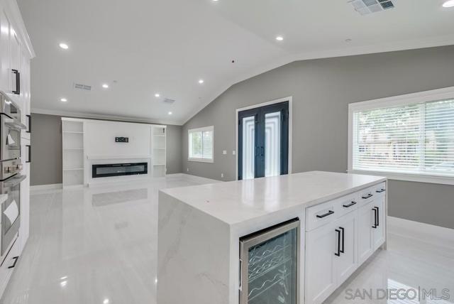 2476 Coolidge Ave, Los Angeles CA: https://media.crmls.org/mediaz/c719b97b-18eb-445c-99de-f87d4f969ebb.jpg