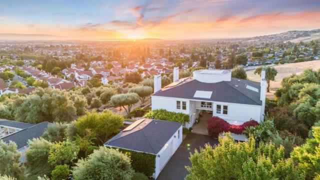 2589 Greenrock Road, Milpitas CA: https://media.crmls.org/mediaz/c719eeca-f0b8-46ea-84d0-7b4ba38e2517.jpg