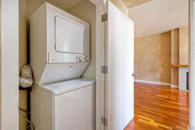 700 W Harbor Dr, San Diego CA: https://media.crmls.org/mediaz/c71a2789-ae71-4554-aa7b-6ae4a375d3cb.jpg