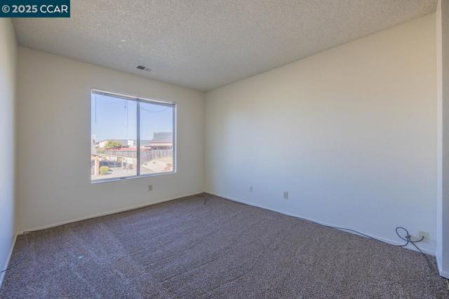 139 Thrush Ct, Hercules CA: https://media.crmls.org/mediaz/c71b7ea7-a7a4-4d86-ad3d-1dea206e229b.jpg