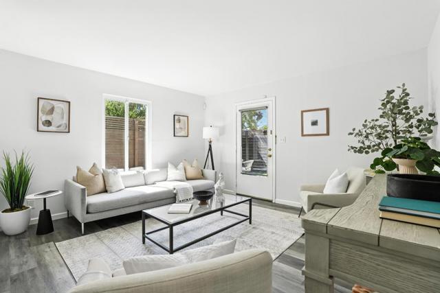 946 Laguna Avenue, Burlingame CA: https://media.crmls.org/mediaz/c71cd1bd-1ee4-49cb-939d-60d722bfc4b6.jpg