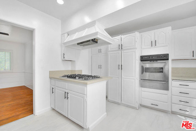 4090 Creed Avenue, Los Angeles CA: https://media.crmls.org/mediaz/c71cdd4e-0f1a-4a3d-89a1-e3169a534a6f.jpg