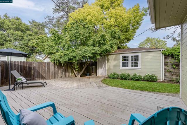 6 View St, Vallejo CA: https://media.crmls.org/mediaz/c71d9a26-ba1e-4789-a04c-8b672b67d62e.jpg