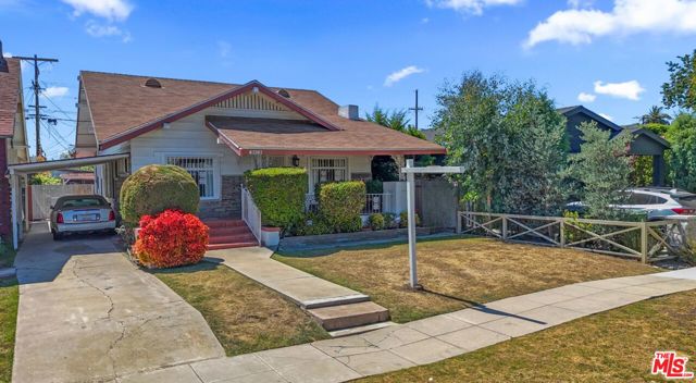 3613 S Gramercy Place, Los Angeles CA: https://media.crmls.org/mediaz/c71dbed9-8017-448f-8090-ba84681082ae.jpg