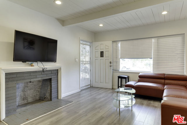 11812 RANDALL Street, Sun Valley CA: https://media.crmls.org/mediaz/c71dea9e-7f38-48fd-a63c-878e7d14be64.jpg
