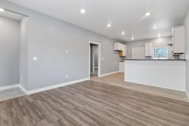 207 E San Luis Street, Salinas CA: https://media.crmls.org/mediaz/c71e491d-e157-4e81-af7d-280e750332bb.jpg