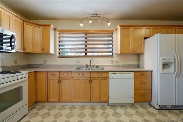 Detail Gallery Image 20 of 27 For 1186 E Lexington, El Cajon,  CA 92019 - – Beds | – Baths