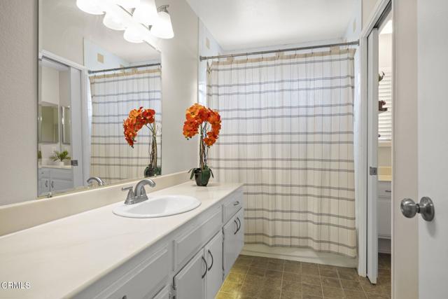 71 Mount Whitney Court, Ventura CA: https://media.crmls.org/mediaz/c71e9280-cad4-43fa-9b38-3ca87b3fe73b.jpg