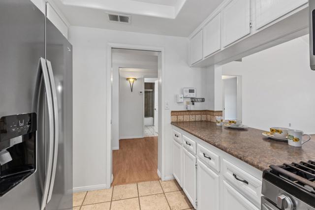 9530 Whellock Way, San Diego CA: https://media.crmls.org/mediaz/c71ec194-7b19-4496-b1bf-c7002282a3f7.jpg
