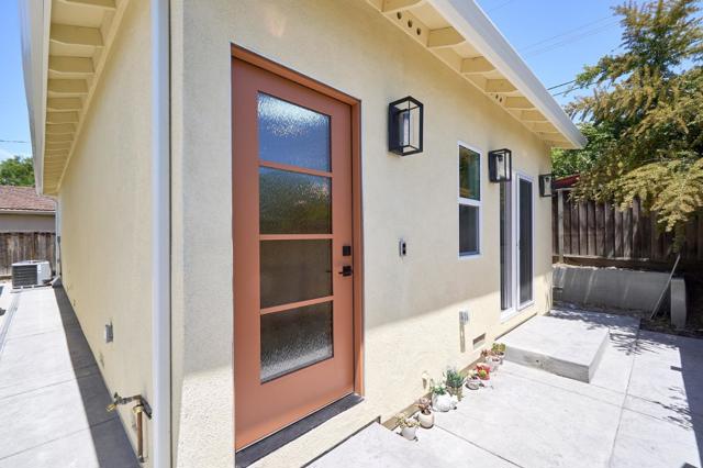 470 Holly Way, Milpitas CA: https://media.crmls.org/mediaz/c71f6110-bc61-462c-ac45-c42c75b12db1.jpg