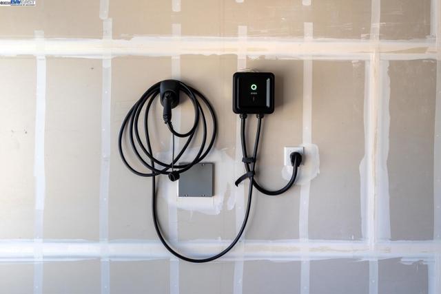 401 Emerson St, Fremont CA: https://media.crmls.org/mediaz/c71facba-a776-4edc-ad82-ffc310d32c83.jpg