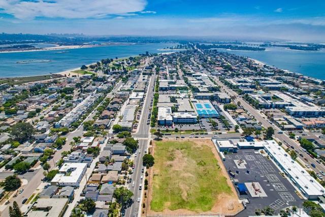 4053 55 Jewell St, San Diego CA: https://media.crmls.org/mediaz/c7205fea-d425-439a-9b7d-aaba406ffa10.jpg