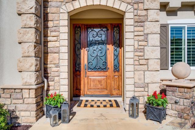 571 Lynwood Dr, Encinitas CA: https://media.crmls.org/mediaz/c7206db8-8d8b-4a43-b7c8-dbcf942c8f7e.jpg