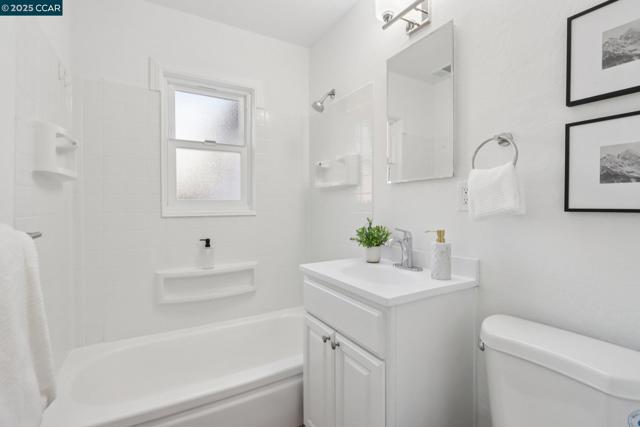 1467 Cape Cod Way, Concord CA: https://media.crmls.org/mediaz/c720ddca-6150-495b-8b3b-416dd292f8ec.jpg