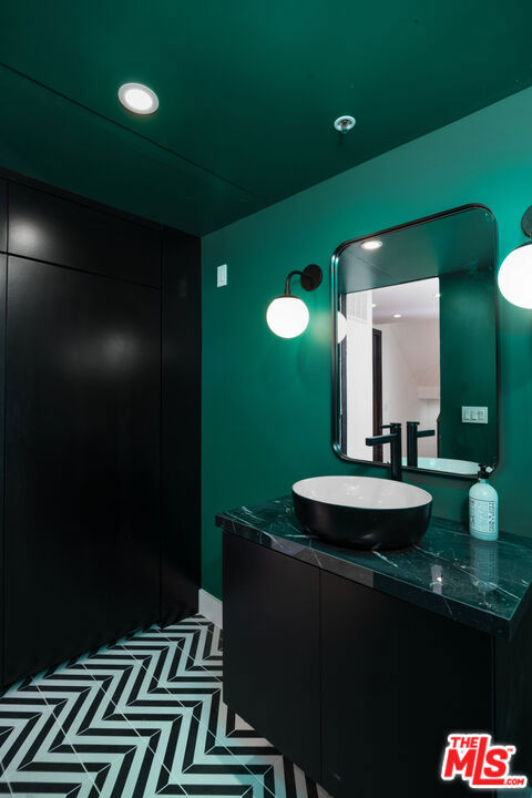 https://media.crmls.org/mediaz/c72162e9-4224-4c41-aa96-040f52d0f3d4.jpg?preset=X-Large