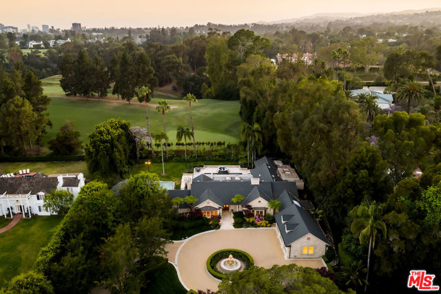 9996 Sunset Boulevard, Beverly Hills CA: https://media.crmls.org/mediaz/c7227a4a-dbee-46d5-bed6-0b5b22807240.jpg
