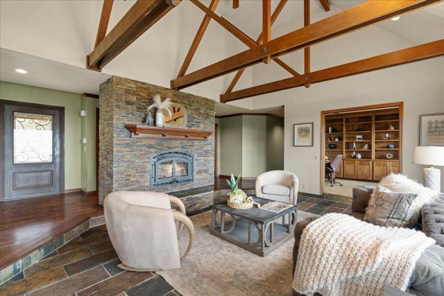 19960 Skyline Boulevard, Los Gatos CA: https://media.crmls.org/mediaz/c7227f41-929b-4a9e-bfa1-97e70605ffe3.jpg