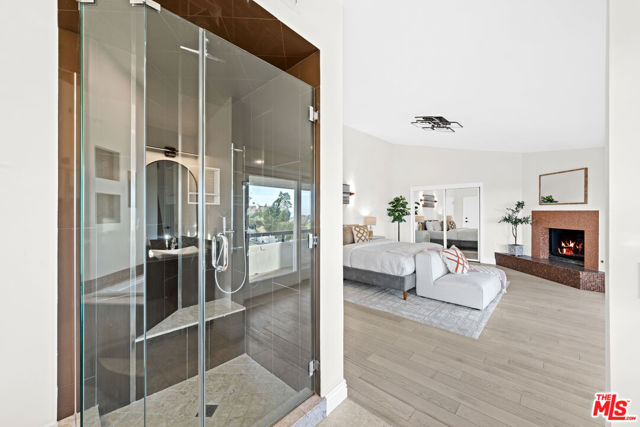 Drew Fenton | 1121 Roberto Lane Los Angeles CA | MLS: 7531913