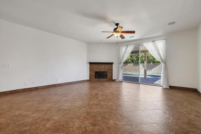 Image 6 of 42 For 78354 Calico Glen Drive