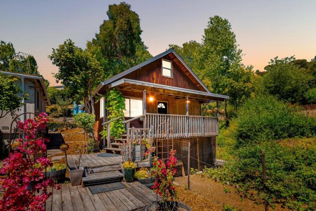 1284 Amesti Road, Corralitos CA: https://media.crmls.org/mediaz/c7243874-3fec-4d94-aed7-105ab1bc688a.jpg
