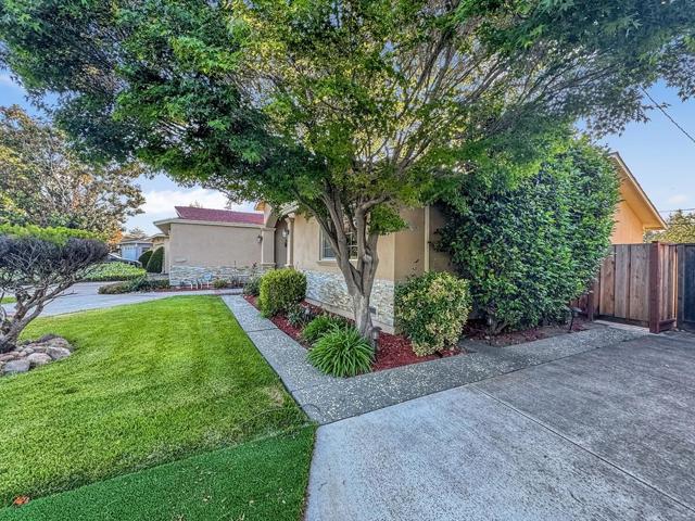 689 Springwood Drive, San Jose CA: https://media.crmls.org/mediaz/c7243f2c-497e-489e-9b43-4e1146cf7e6d.jpg