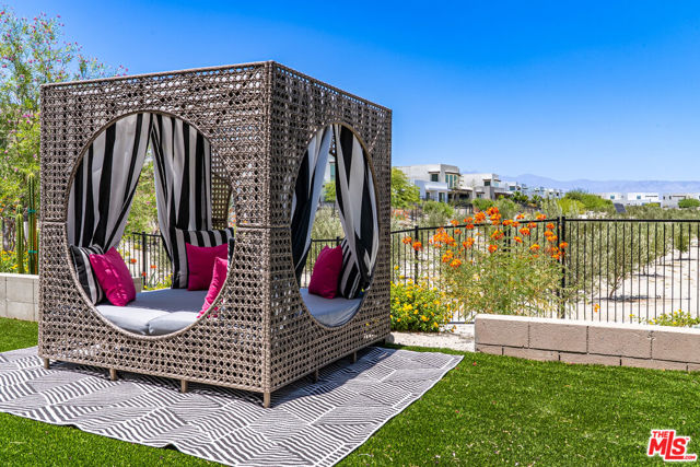 400 Fountain Drive, Palm Springs CA: https://media.crmls.org/mediaz/c7248c5f-20be-4aca-b3c1-d2d237529ae8.jpg