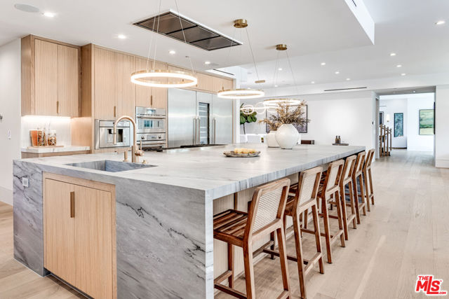 17228 Otsego Street, Encino CA: https://media.crmls.org/mediaz/c724f579-0c35-4177-b961-c6cc0b90f08d.jpg