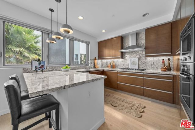 310 Washington Boulevard, Marina del Rey CA: https://media.crmls.org/mediaz/c72509f6-7372-4267-ad35-17a8cd131930.jpg