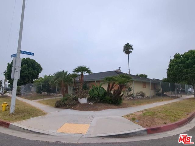 5809 Chariton Avenue, Los Angeles, California 90056, 3 Bedrooms Bedrooms, ,3 BathroomsBathrooms,Single Family Residence,For Sale,Chariton,24451535