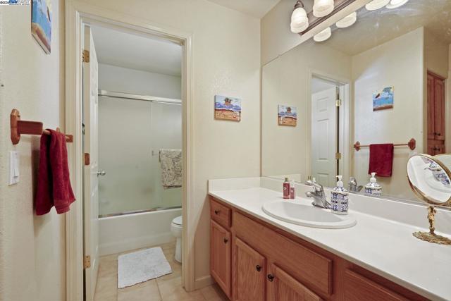Image 17 of 53 For 5854 Riverbank Cir