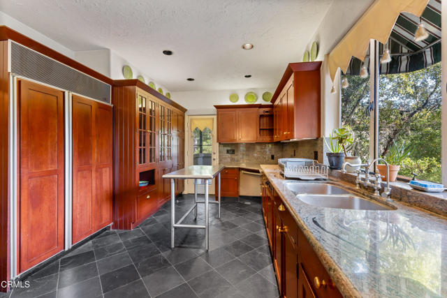 5321 Alta Canyada Road, La Canada Flintridge CA: https://media.crmls.org/mediaz/c7262be0-71f4-4562-ac68-5ab692f34248.jpg