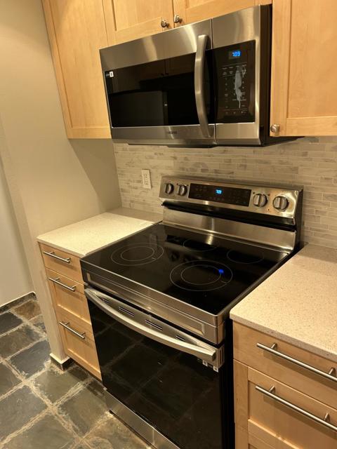 940 Peninsula Avenue, San Mateo CA: https://media.crmls.org/mediaz/c726c743-5190-48c7-89e0-8306f5a68a5f.jpg