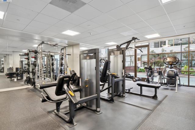 311 2nd St, Oakland CA: https://media.crmls.org/mediaz/c726c958-de27-4184-b46a-a144e77bb900.jpg