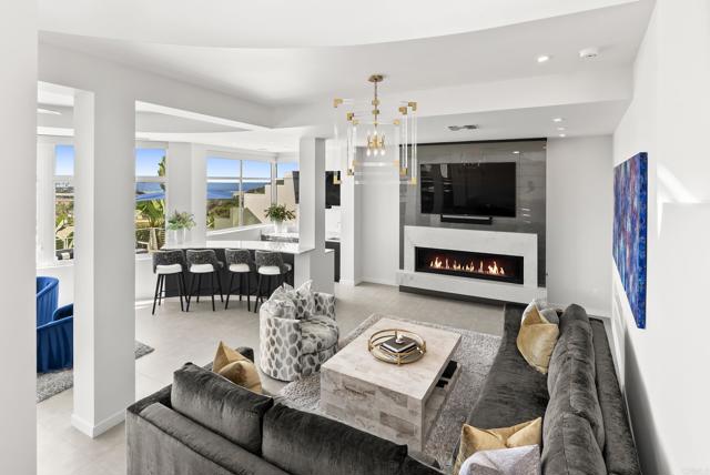 121 Via De La Valle, Del Mar CA: https://media.crmls.org/mediaz/c726d4b4-677b-4716-9613-1b2986a91aad.jpg