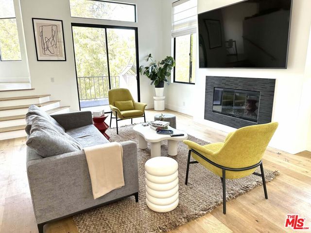 3026 PASSMORE Drive, Los Angeles CA: https://media.crmls.org/mediaz/c726d5be-0c7a-41af-bb81-f477186e6d58.jpg