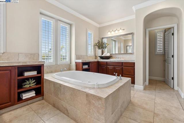 Image 29 of 47 For 2252 Britannia Dr