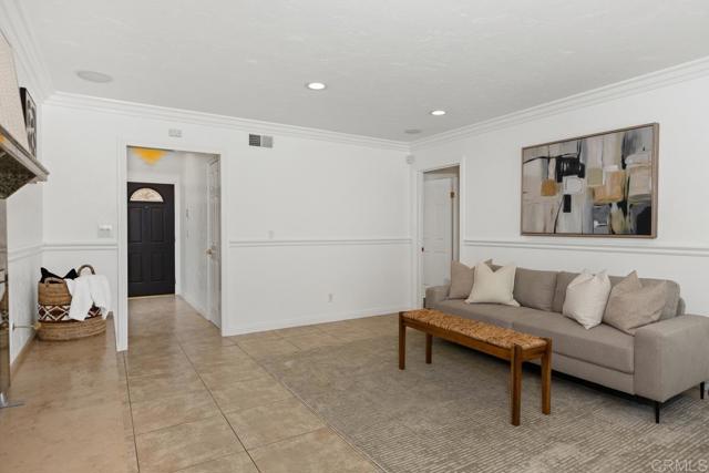 7911 Laurelridge Road, San Diego CA: https://media.crmls.org/mediaz/c72773c9-75a9-4615-a808-95380bd9777d.jpg