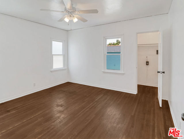 7415 S Harvard Boulevard, Los Angeles CA: https://media.crmls.org/mediaz/c728458d-f0c5-4710-804e-0a40c7e2834c.jpg