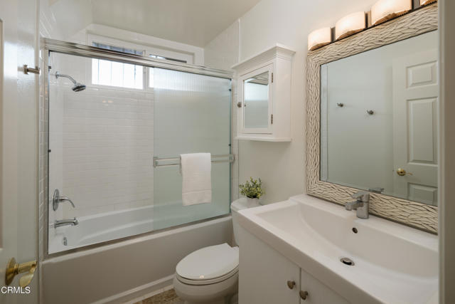 Detail Gallery Image 17 of 25 For 6525 La Mirada Ave #103,  Los Angeles,  CA 90038 - 2 Beds | 2 Baths